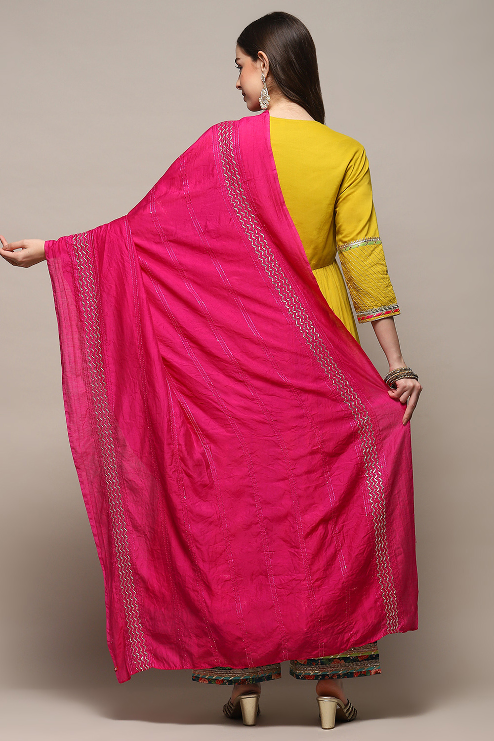 Red Poly Chiffon Dupatta image number 2