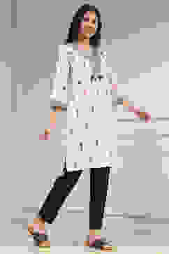 Off-White Cotton Ikat Straight Kurta image number 4