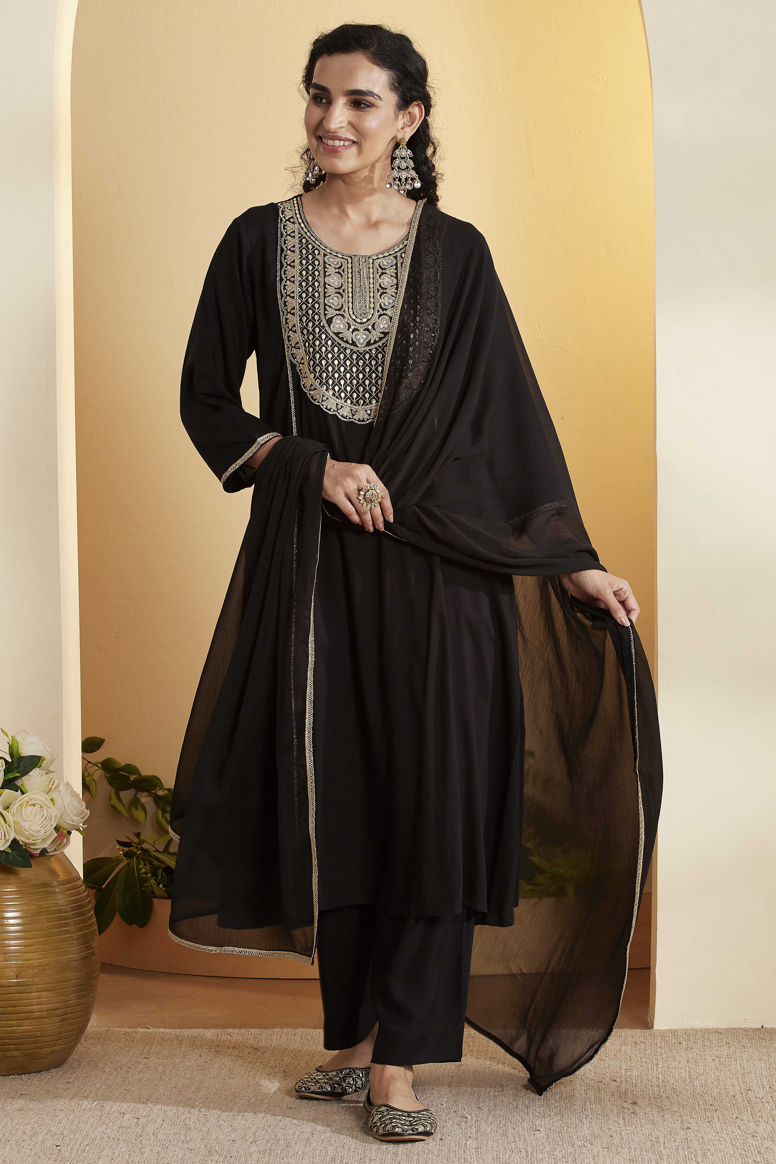 Black Viscose Rayon Solid Suit Set image number 6