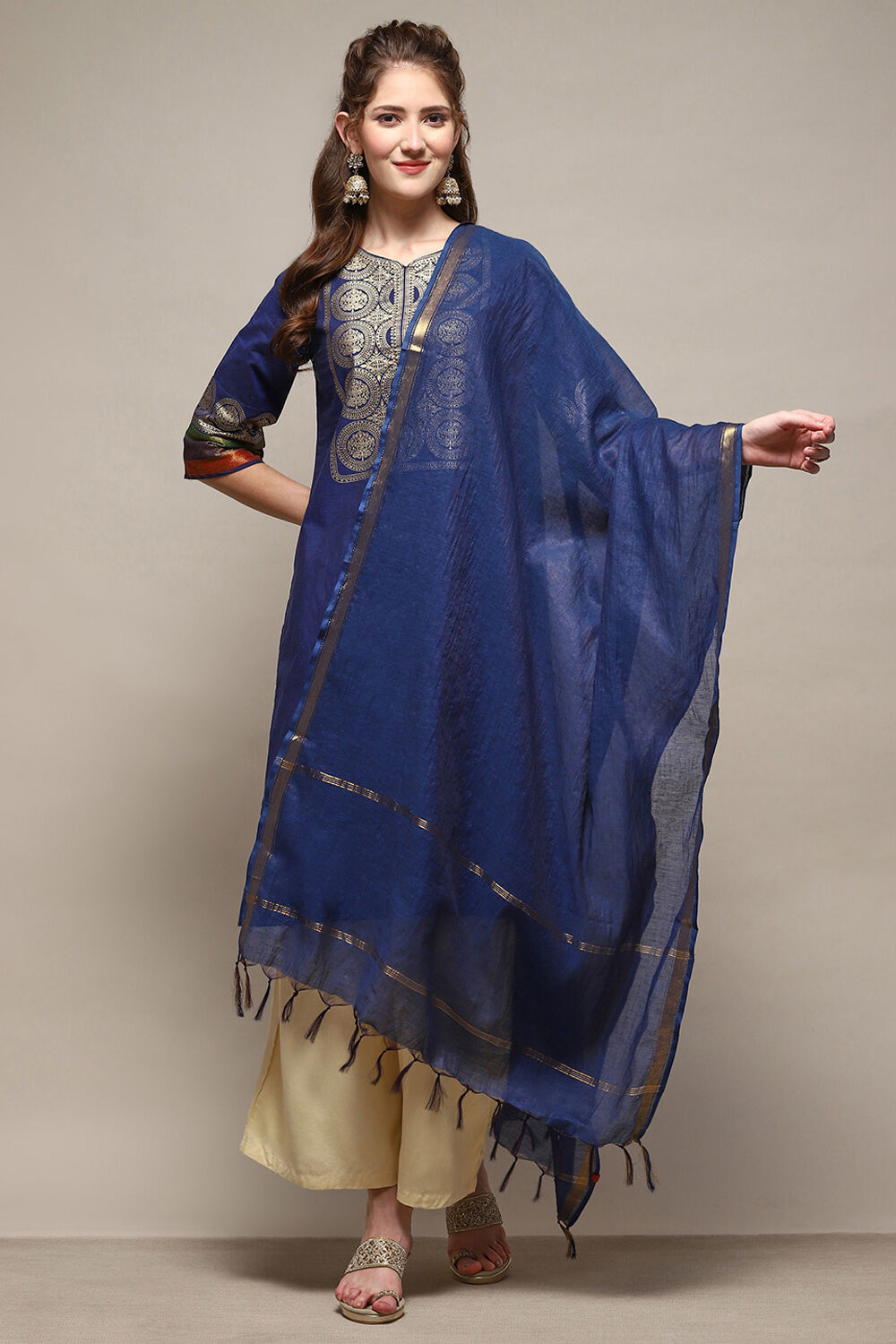 Blue Cotton Blend Yard-Dyed Dupatta image number 2