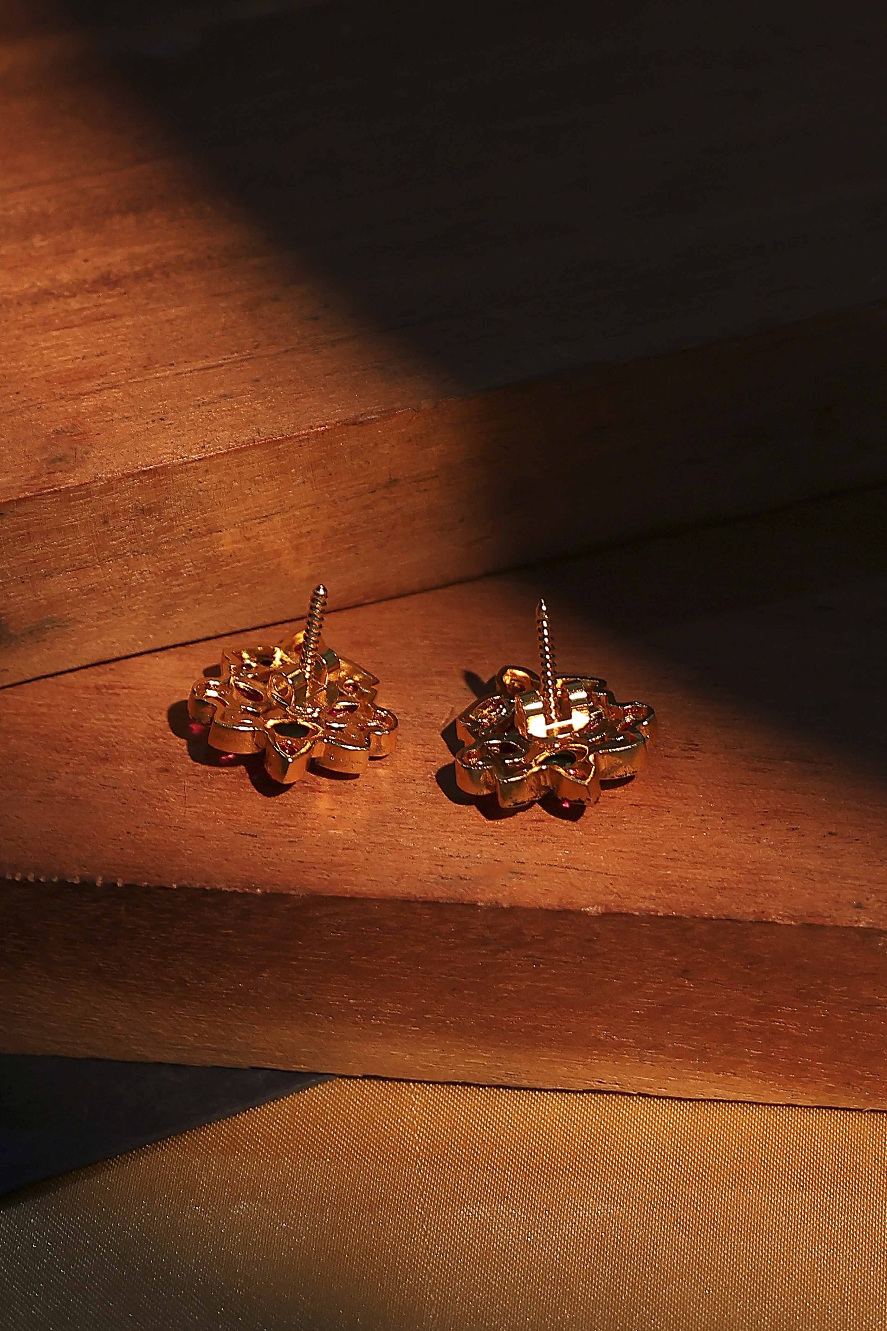 Assorted Brass Studs image number 2