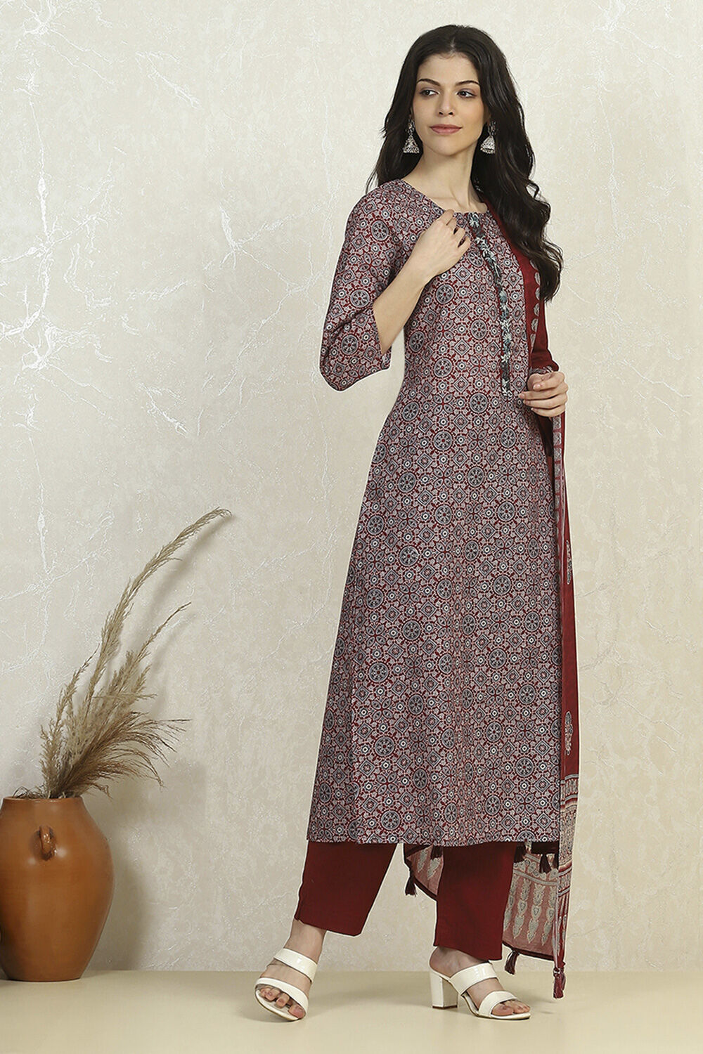 Red Cotton Digital Print Unstitched Suit Set image number 6