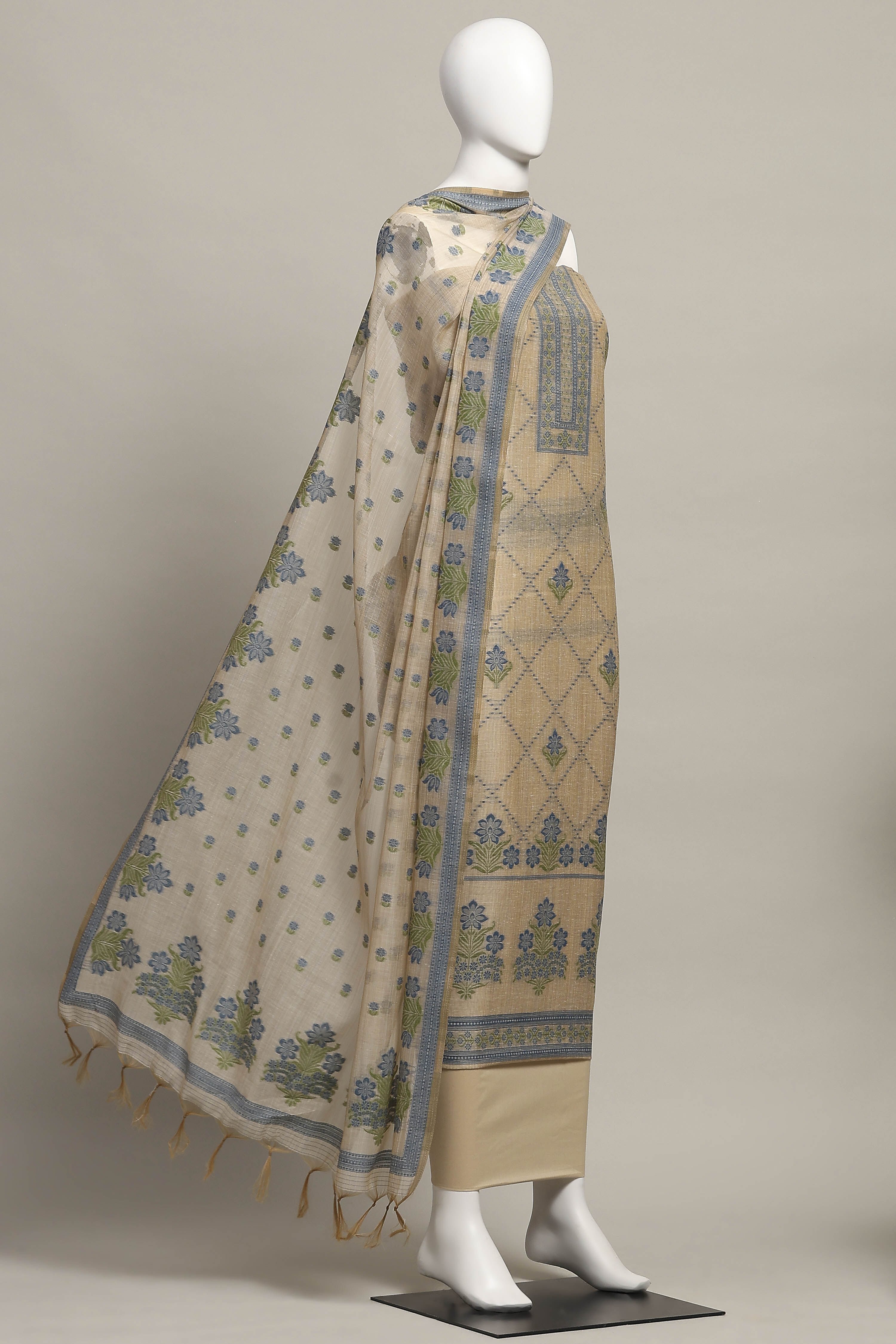 Pink Cotton Attractive Floral Print Unstitched Suit Set image number 4