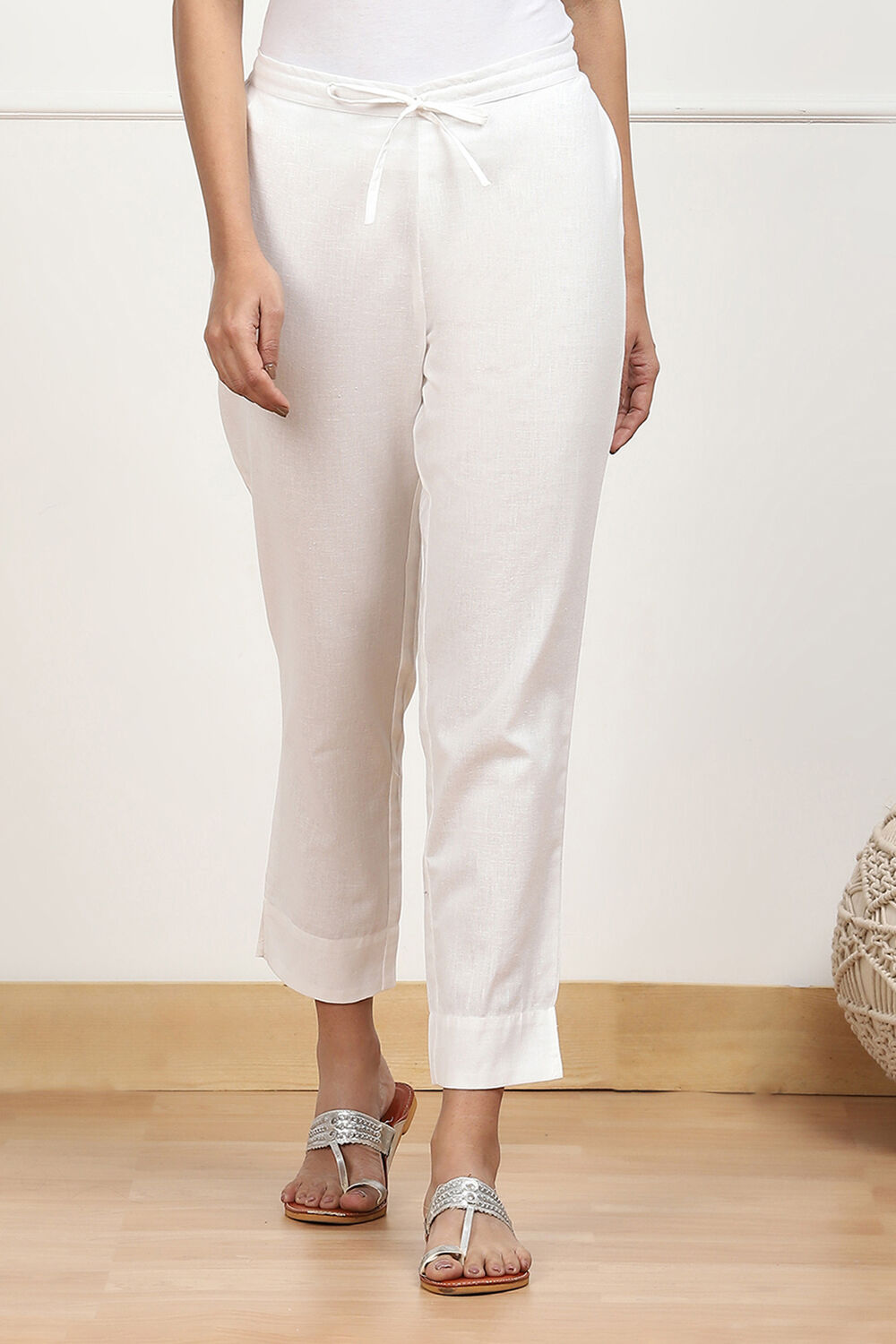 Rust Cotton Solid Regular Pants image number 4