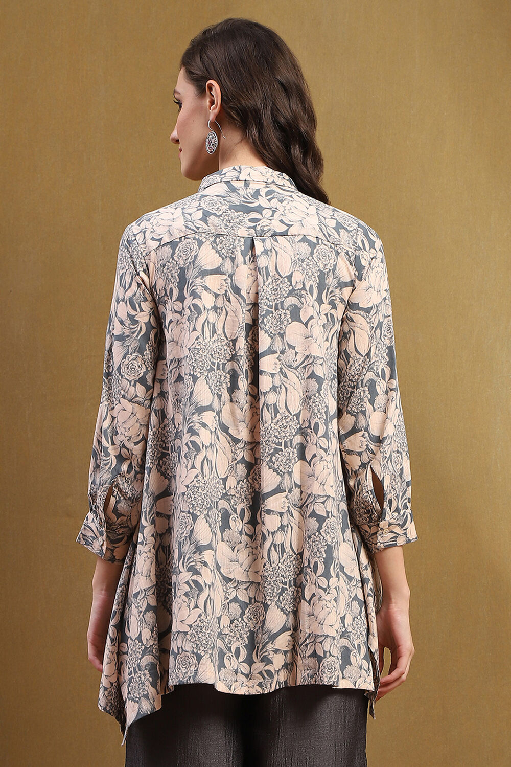 Beige and Grey Cotton Printed Straight Short Kurta image number 3