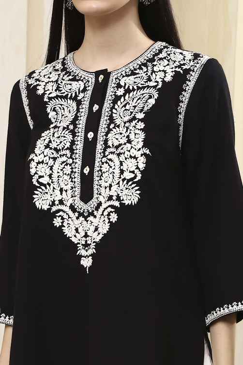 Black Embroidered Straight Short Kurta image number 1
