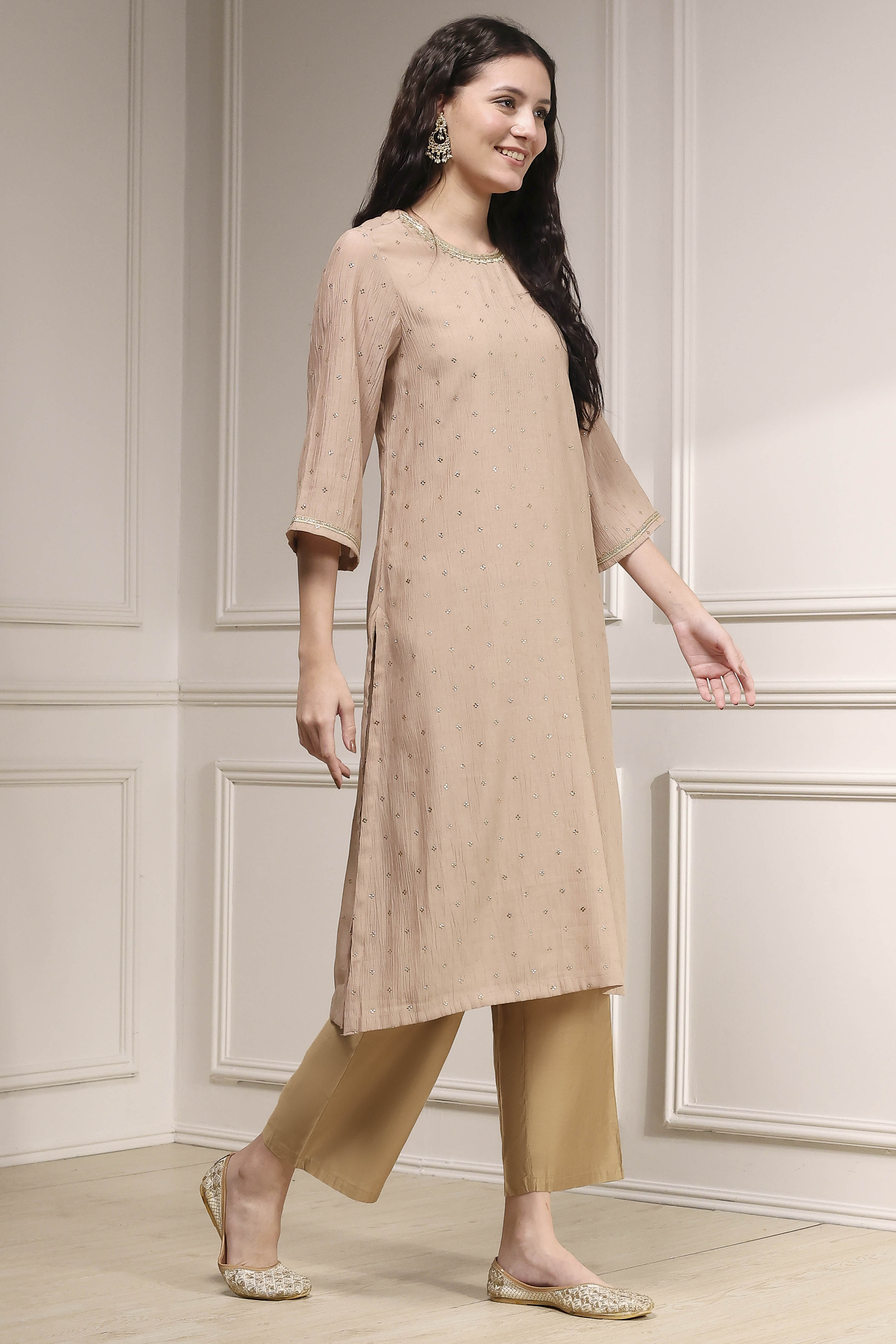 Nude-Toned Metallic Pattern Straight Kurta image number 4