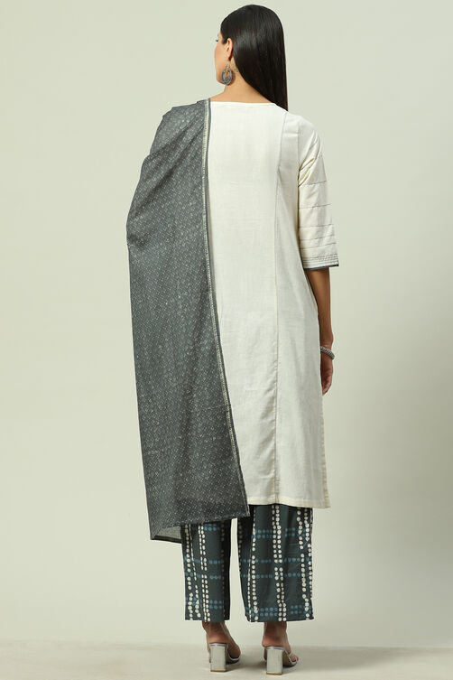 Blush Pink Straight Kurta Palazzo Suit Set image number 4