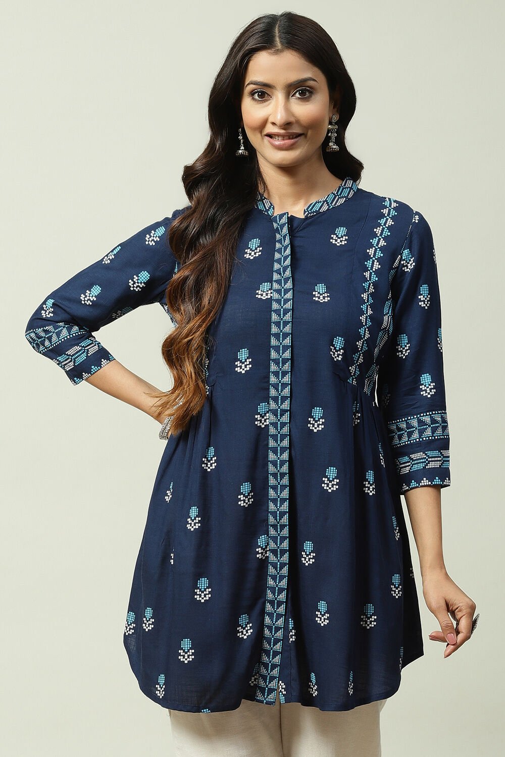 Short kurti hotsell design image