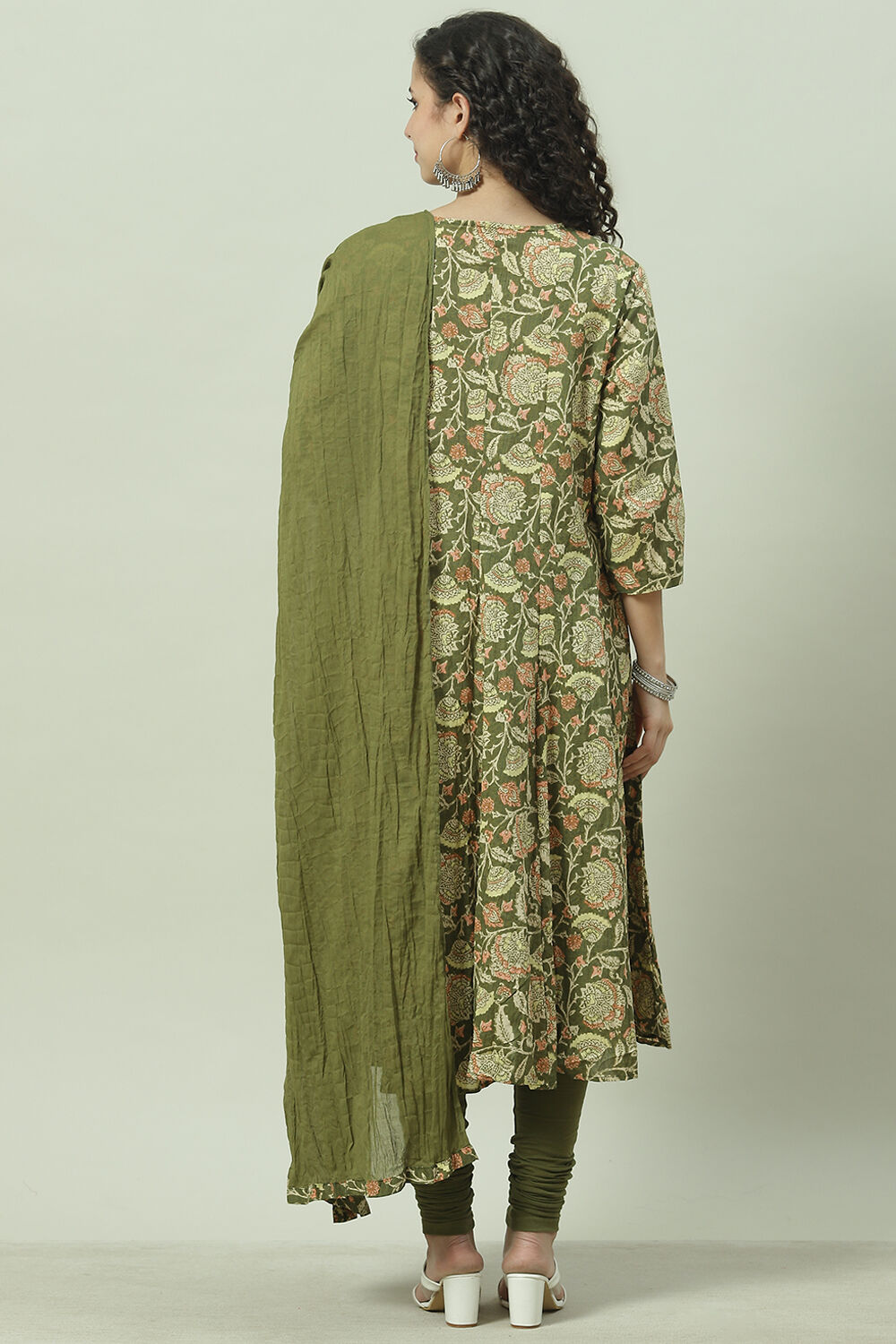 Green Cotton Kalidar Kurta Churidar Suit Set image number 4