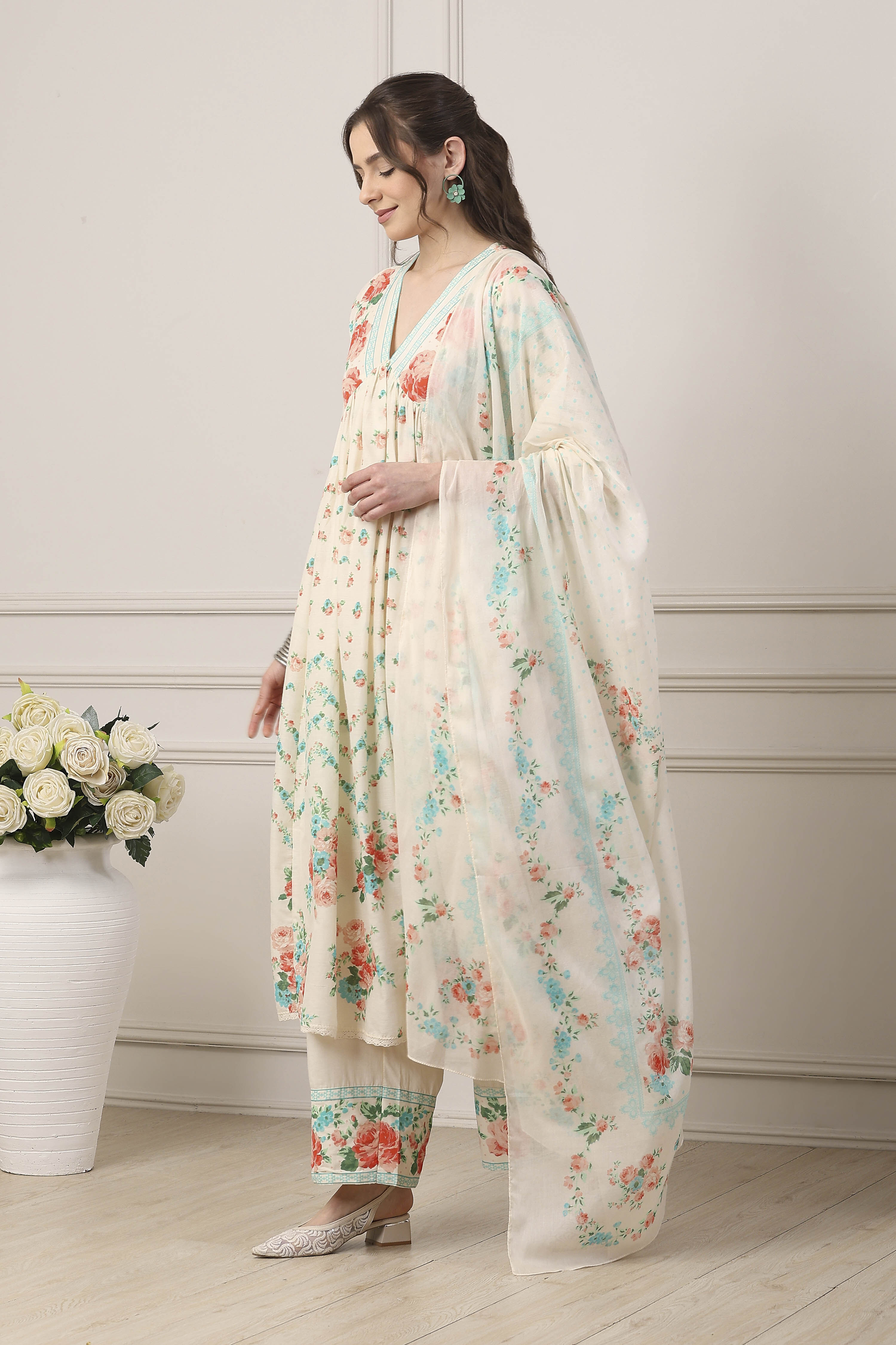 White Cotton Anarkali Suit Set image number 3