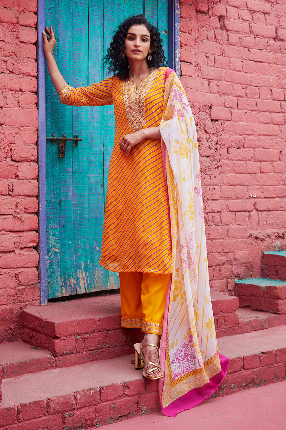 Yellow Viscose Straight Suit set image number 0