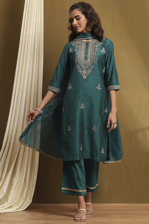 Off-White Embellished Festive Straight Suit Set image number 7