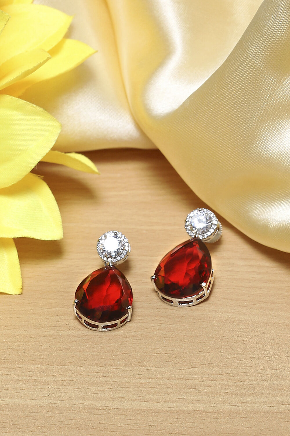 Red Brass Pendant Necklace Set image number 0