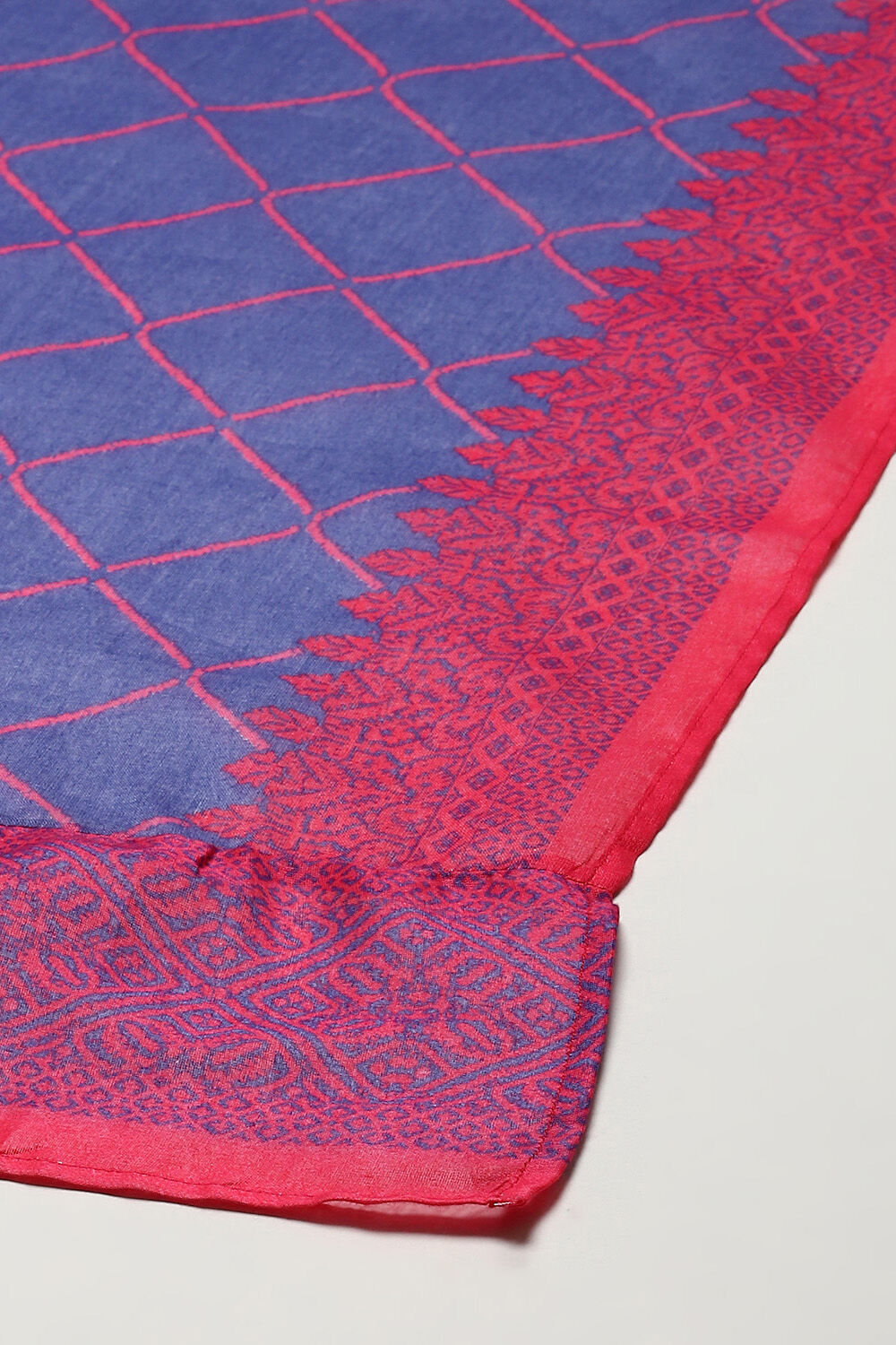 Off White Viscose Straight Printed Kurta Pant Suit Set image number 3