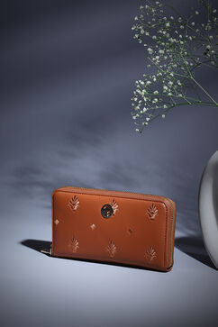 Tan Pu Leather Wallet image number 0