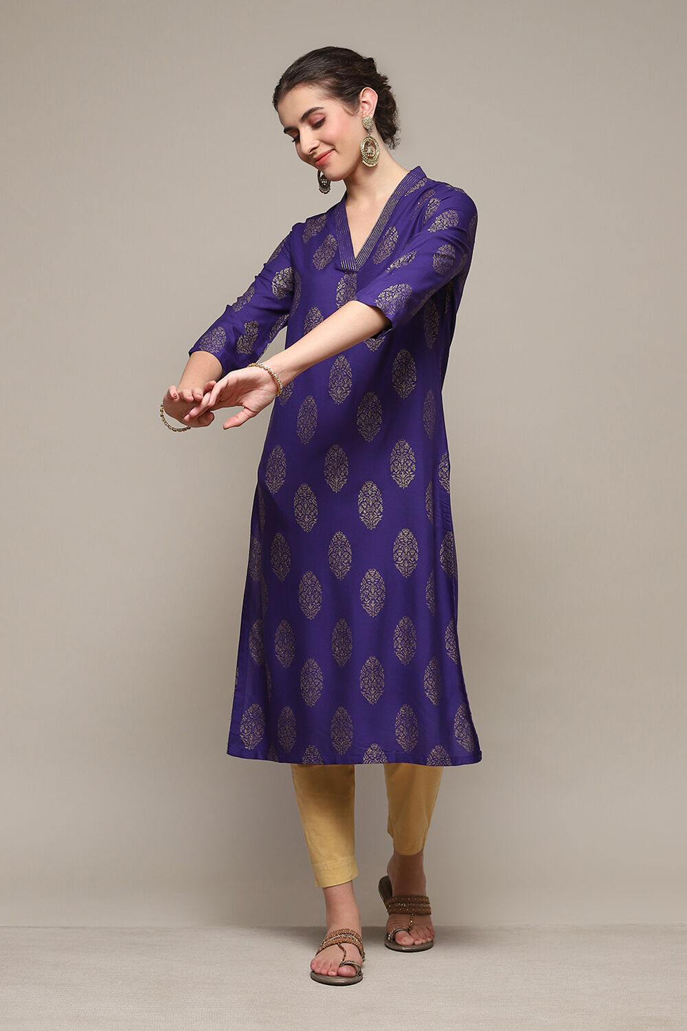 Straight printed kurta outlet