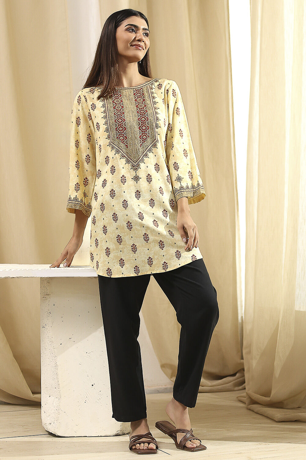 Beige Printed Straight Short Kurta image number 0