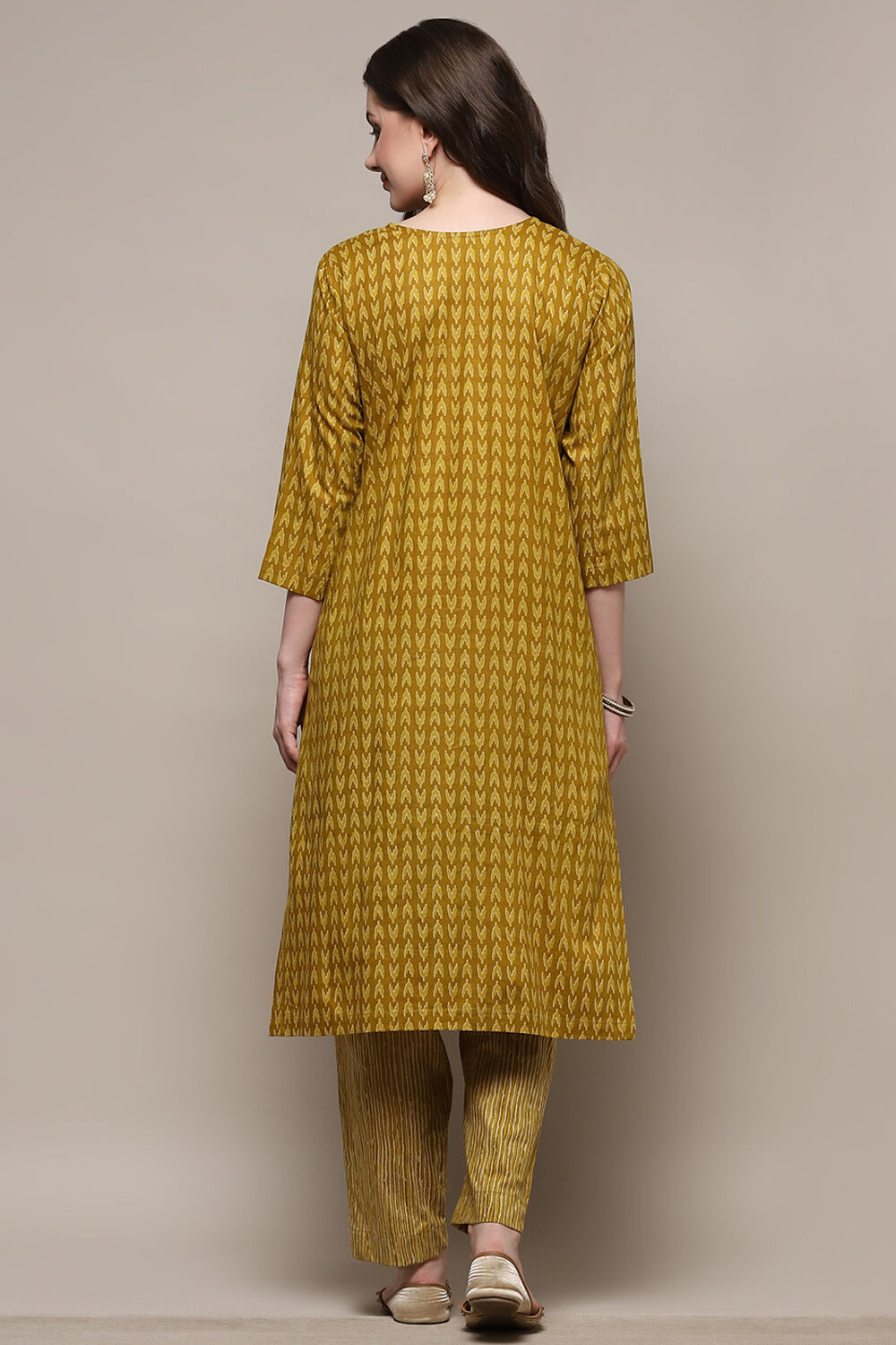 Green Cotton Screen Printed Unstitched Suit Set image number 6