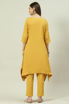 Yellow Solid Asymmetric Kurta Slim Pants Suit Set image number 4