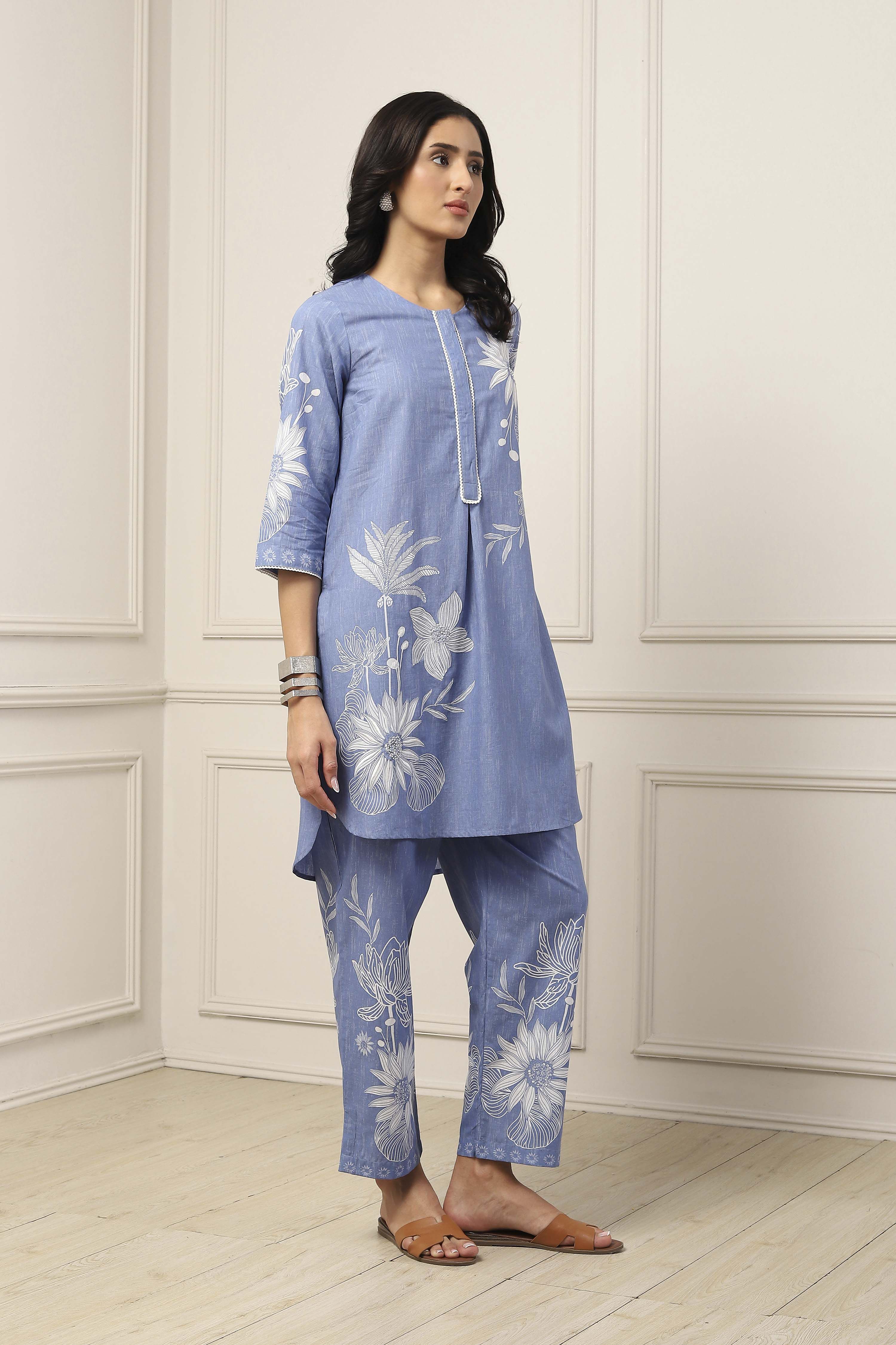 Blue Cotton Floral Printed Straight Suit Set image number 5