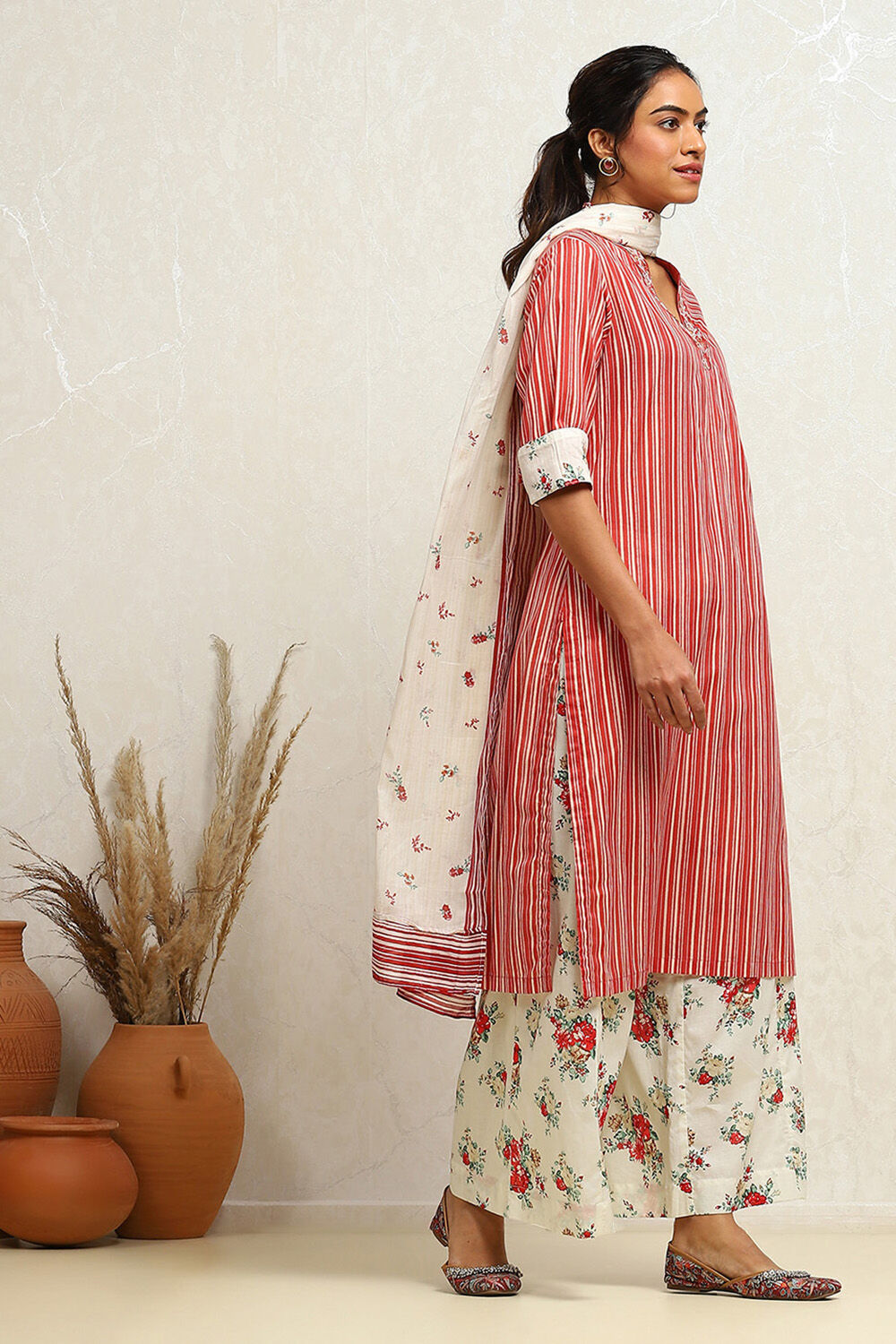 Red and Off-white Cotton Striped Straight Suit Set image number 5