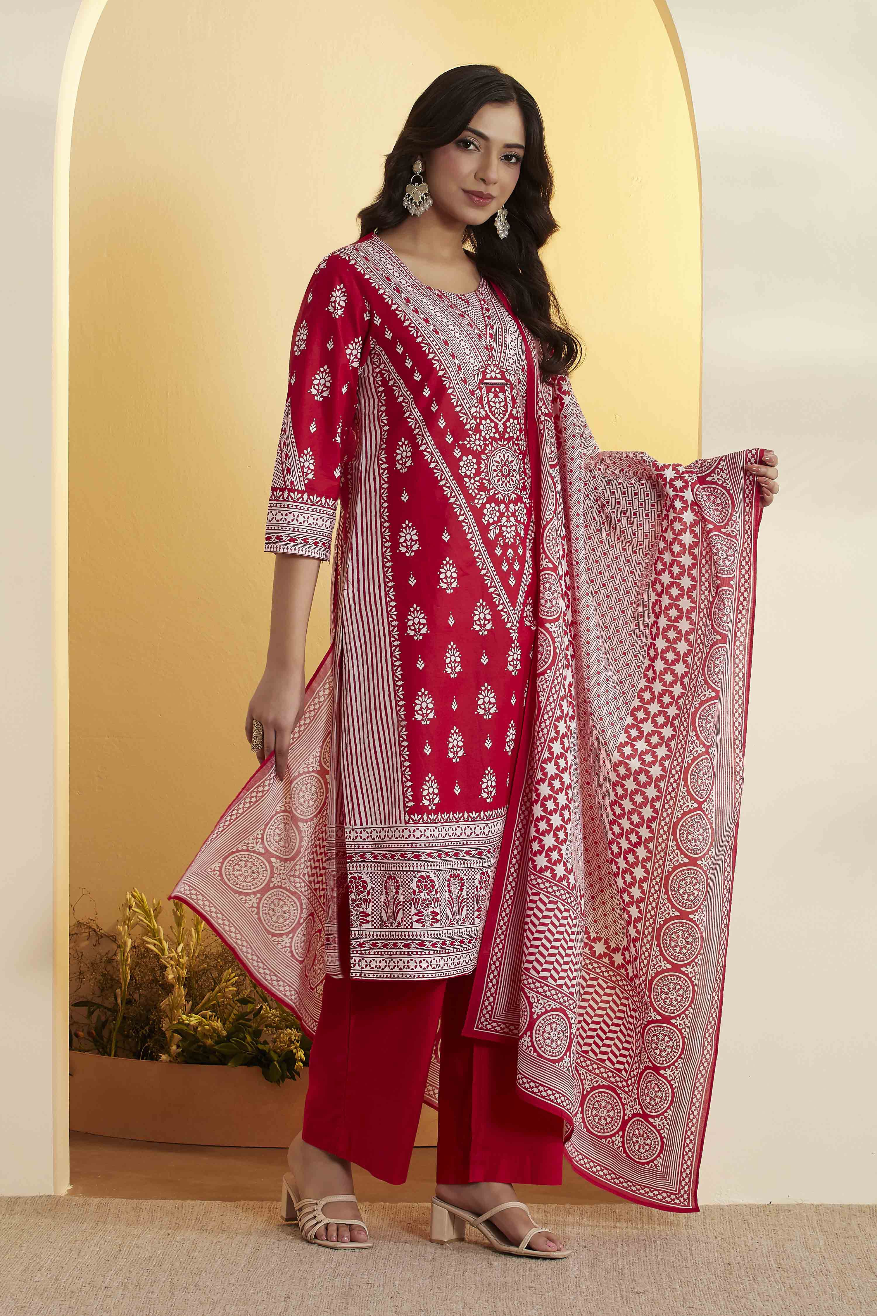 Red Cotton Straight Suit Set image number 4