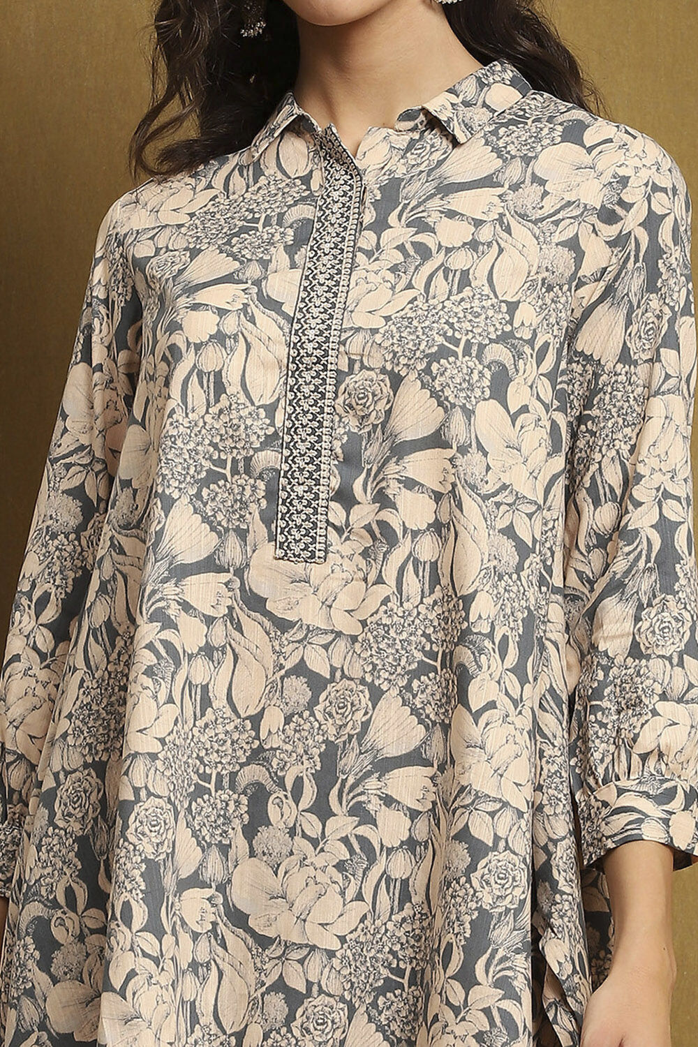Beige and Grey Cotton Printed Straight Short Kurta image number 1