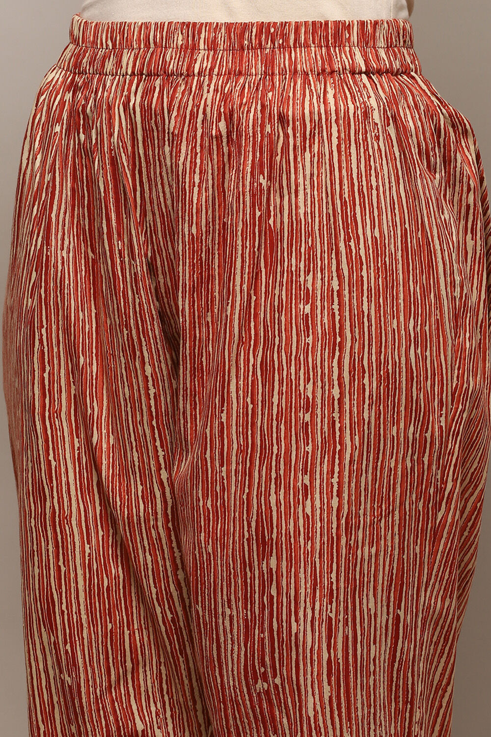 Green Cotton Screen Printed Unstitched Suit Set image number 3