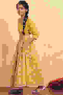 Yellow Polyester Blend Flared Lehenga Set image number 6