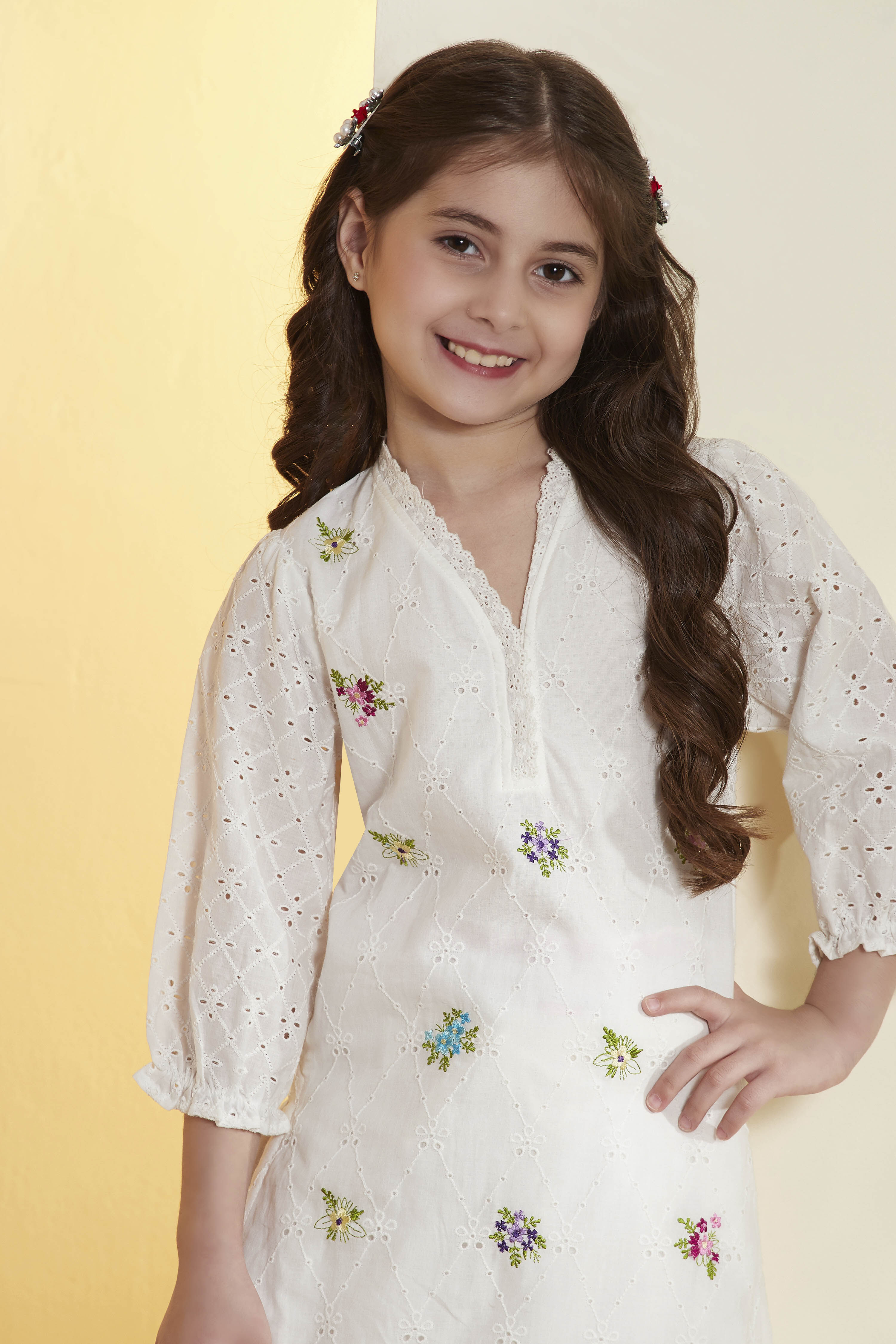 White Cotton Kurta Pants Set image number 1