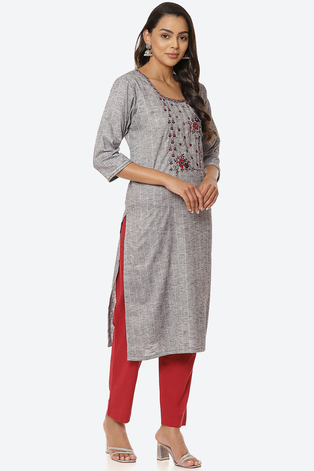 Grey Cotton Unstitched Suit Set image number 5