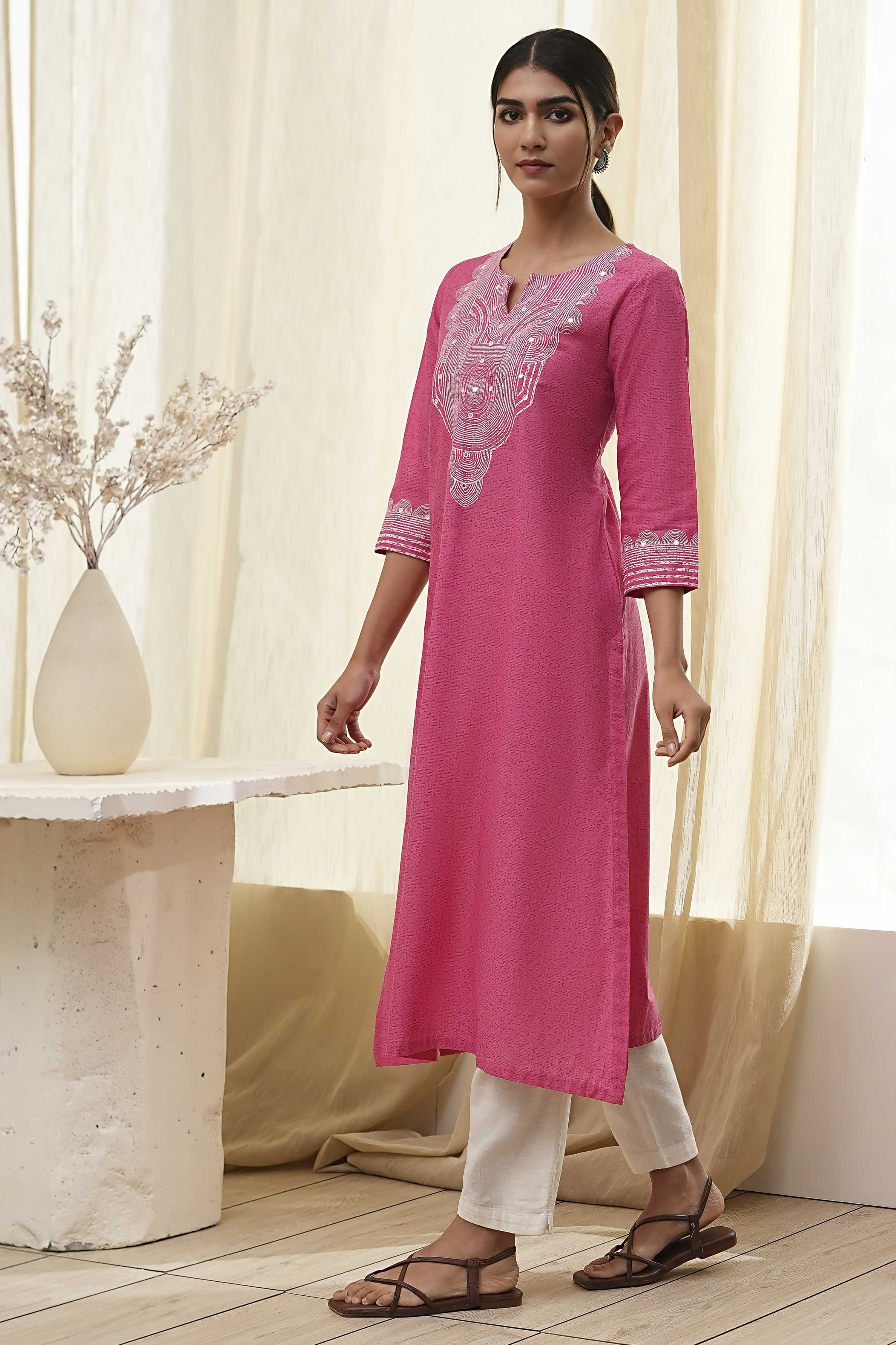 Pink Pure Cotton Printed Straight Kurta image number 2