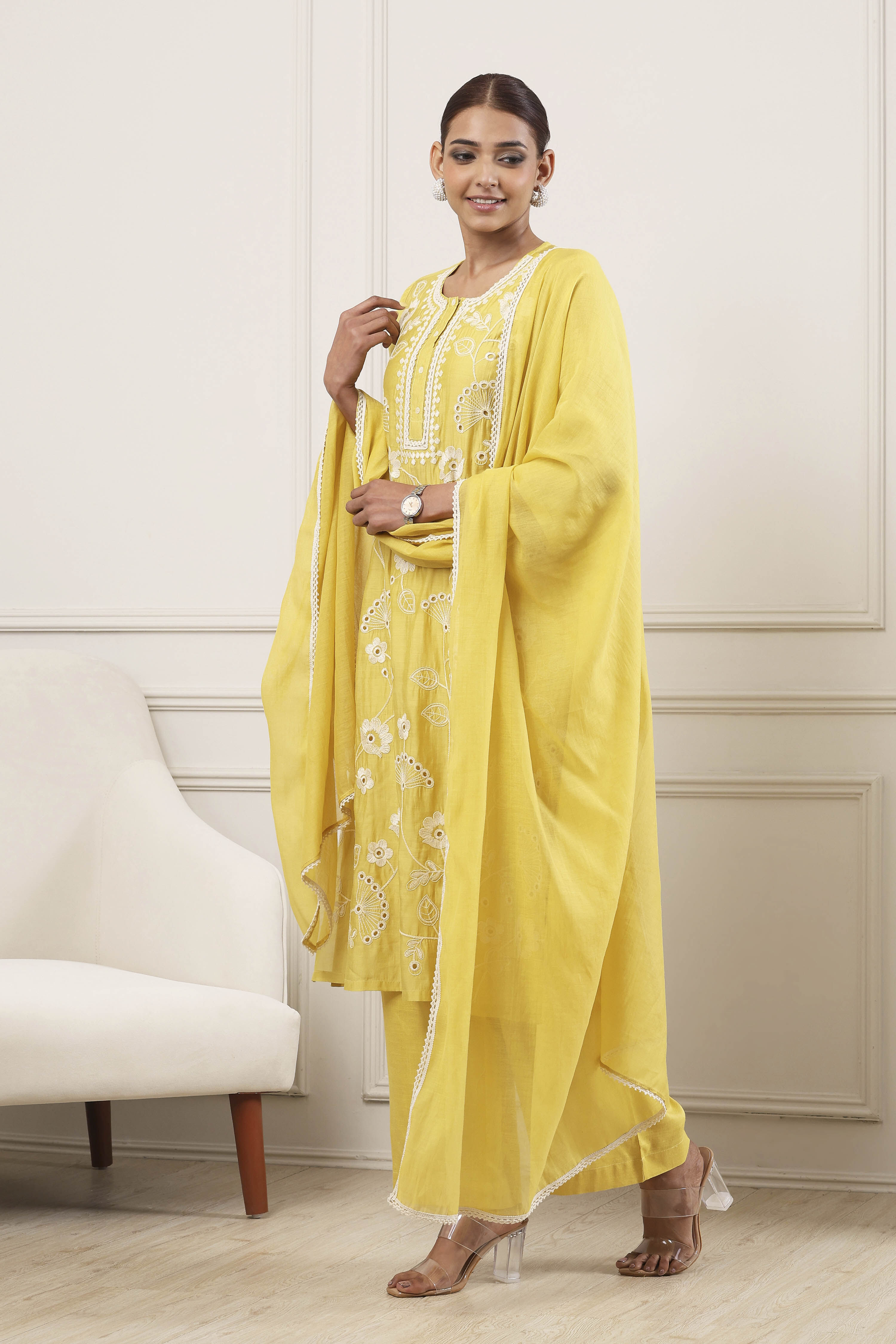 Yellow Viscose Blend Straight Suit Set image number 4