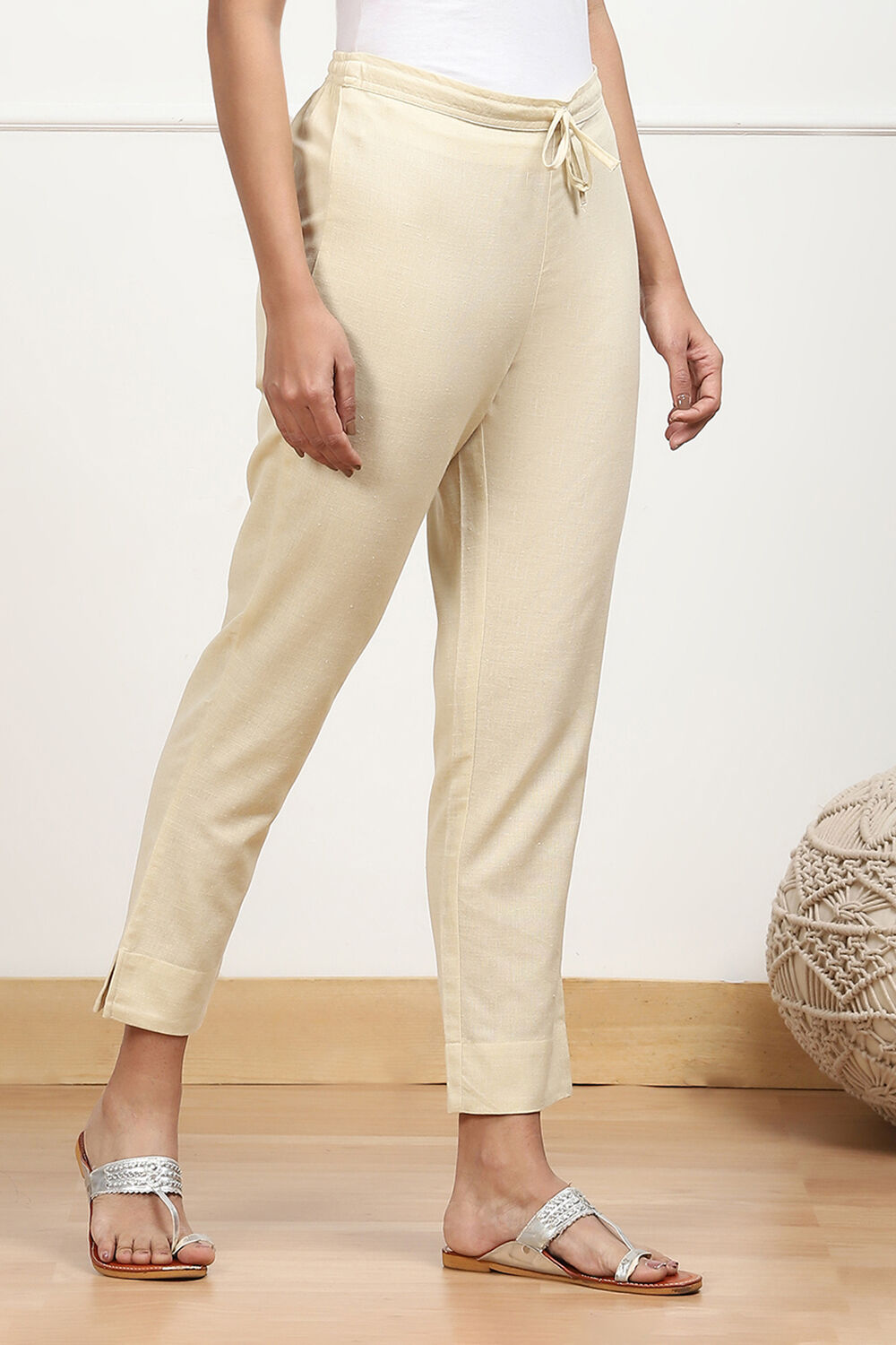 Rust Cotton Solid Regular Pants image number 3