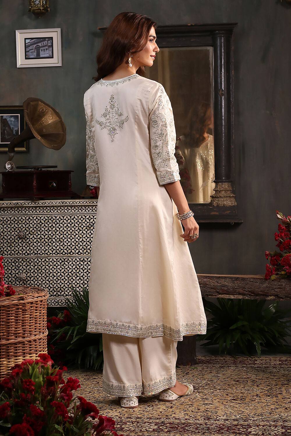 Off-White Cotton Silk Embroidered Kalidar Suit Set image number 4