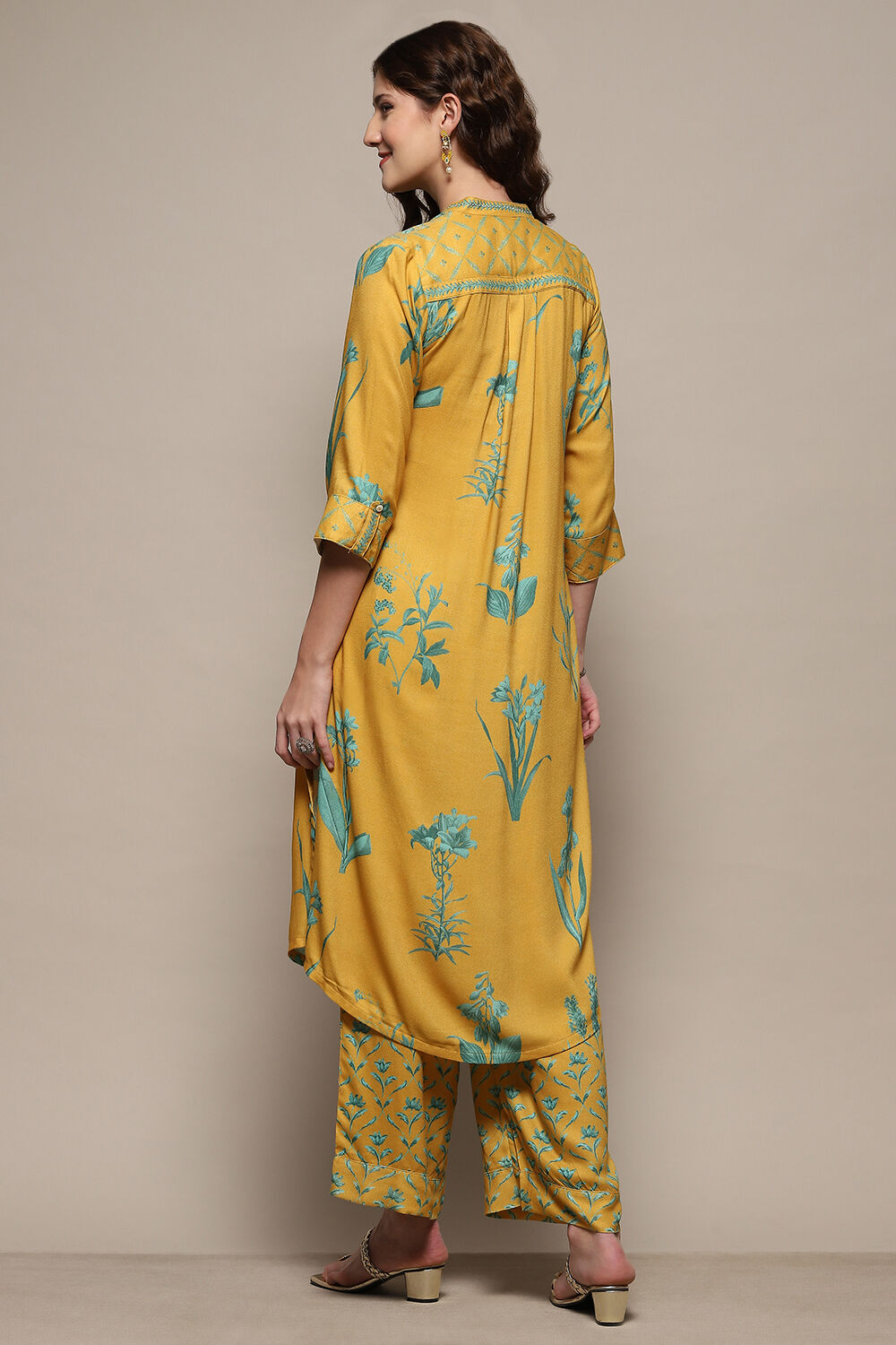 Mustard Rayon Straight Kurta Set image number 4