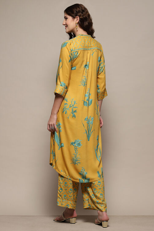 Mustard Rayon Straight Kurta Set image number 4
