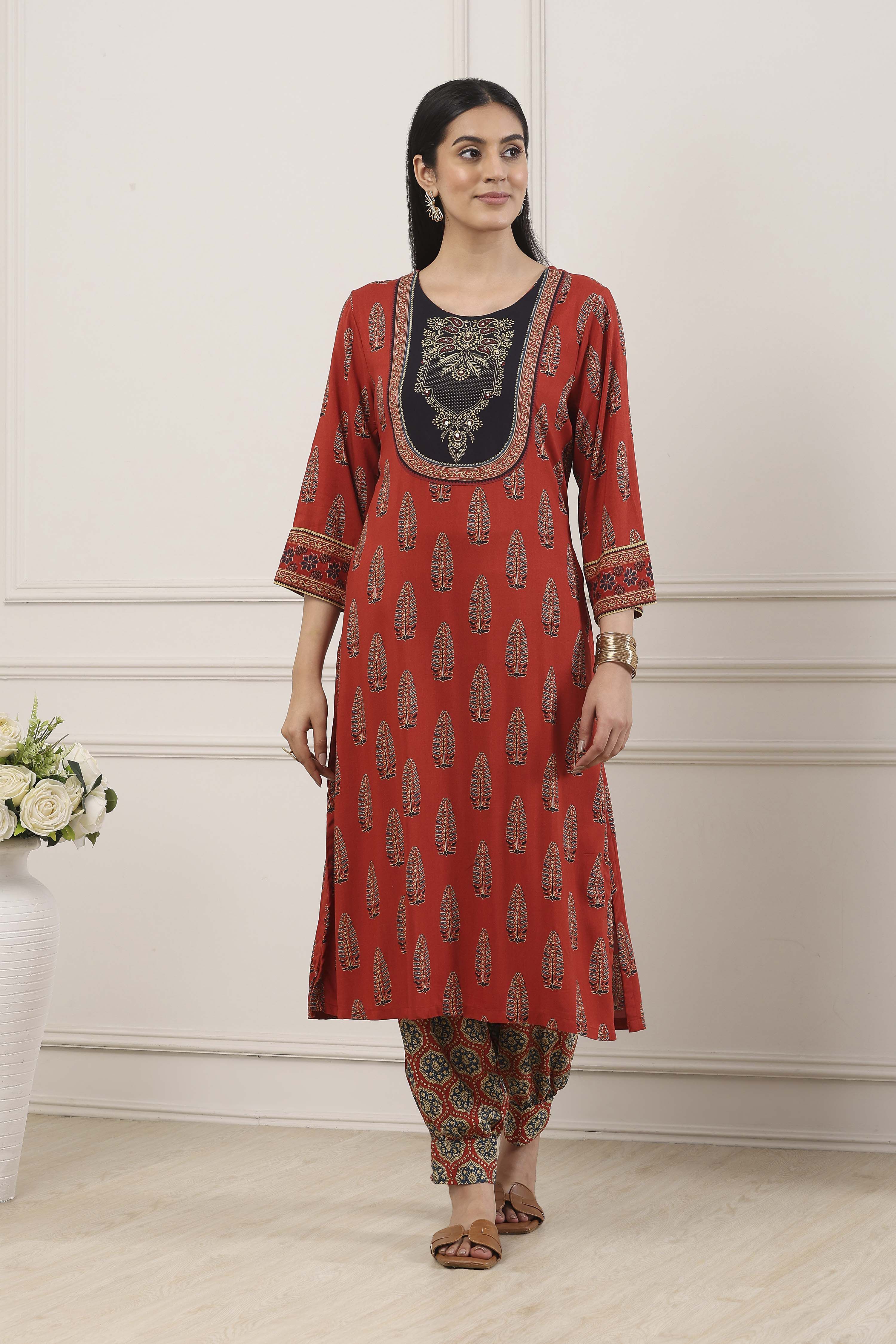 Blue Viscose Rayon Straight Kurta Pants Set image number 6