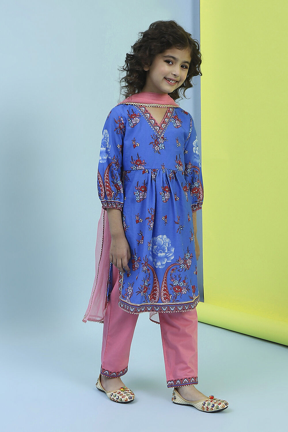 Blue and Pink Cotton Printed Straight Suit Set image number 5