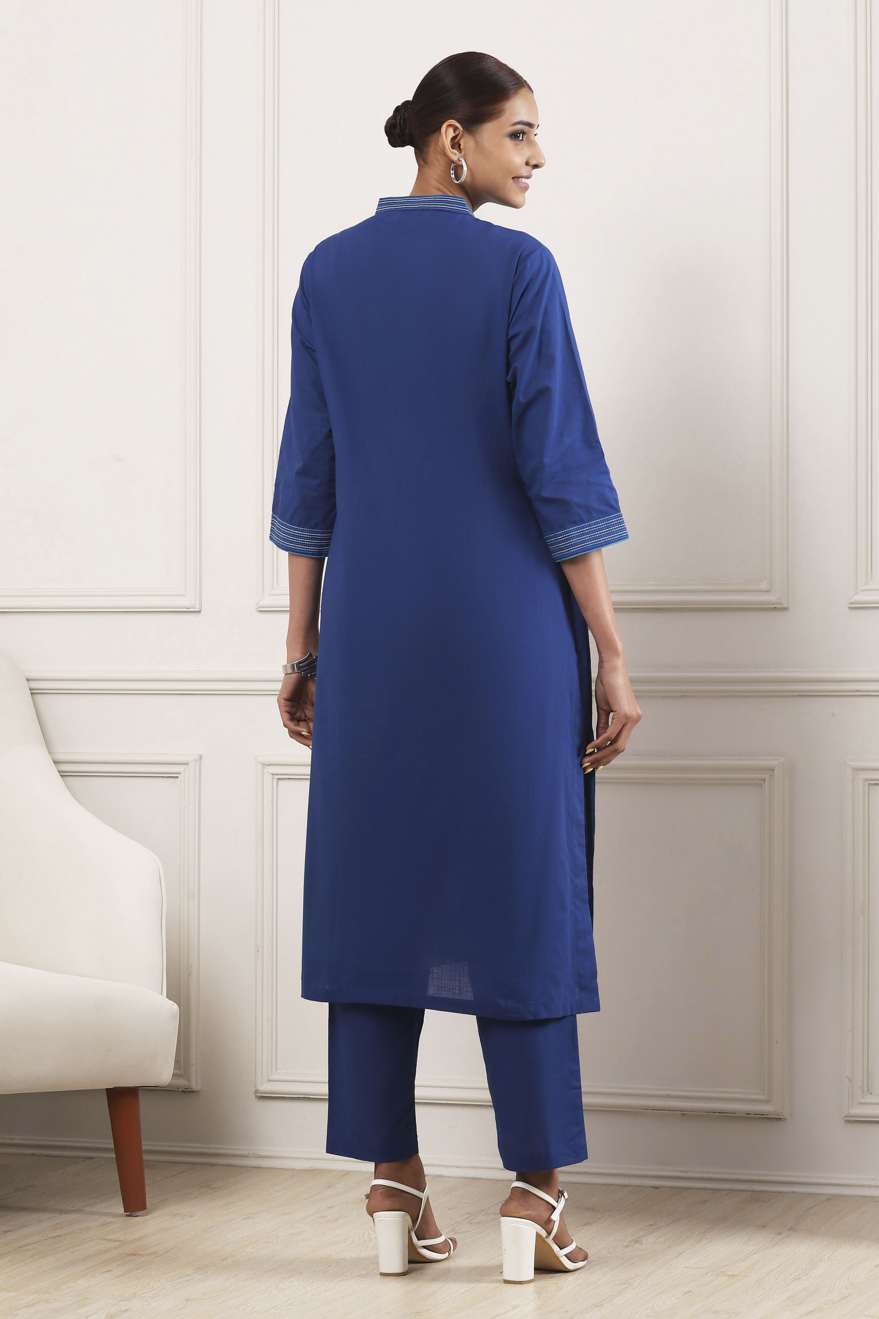 Indigo Cotton Solid Straight Suit Set image number 3