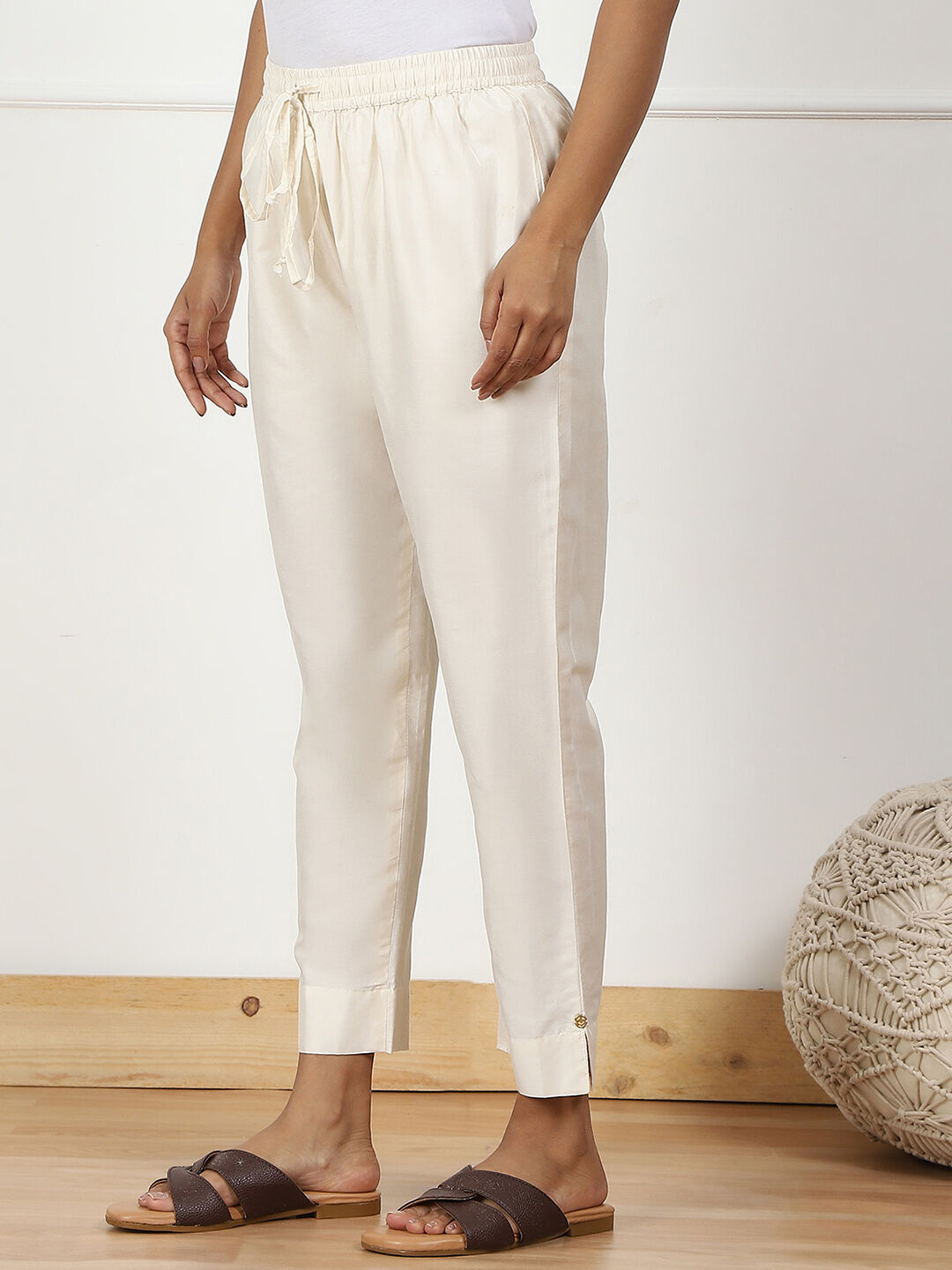 Dark Red Poly Viscose Slim Yarndyed Pants image number 2