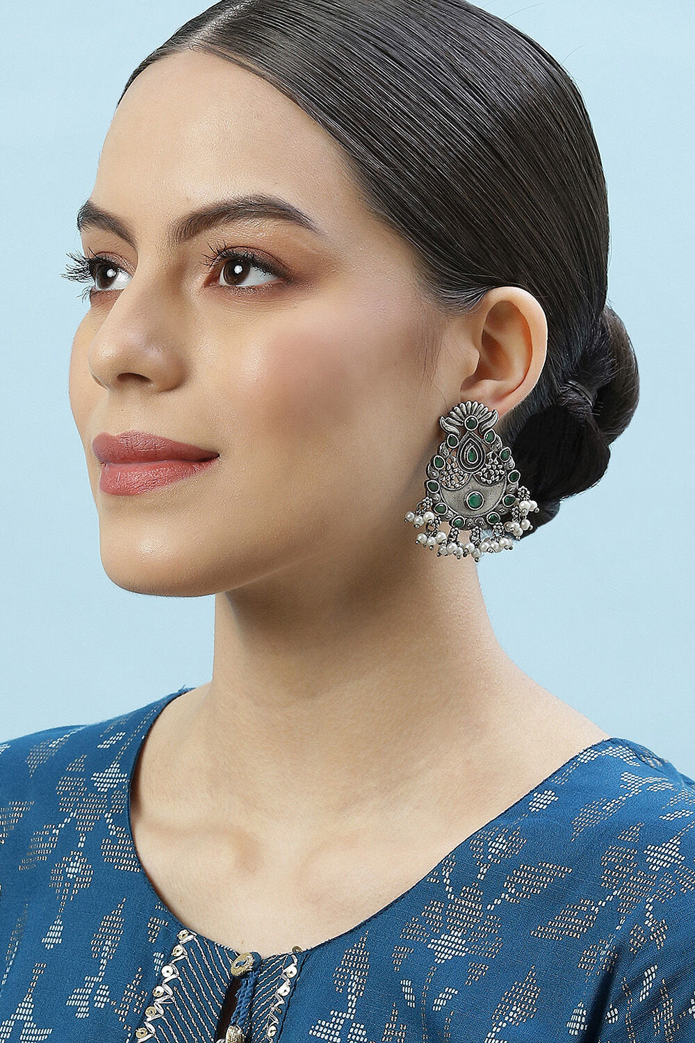 Oxidised Green Brass Earrings image number 3