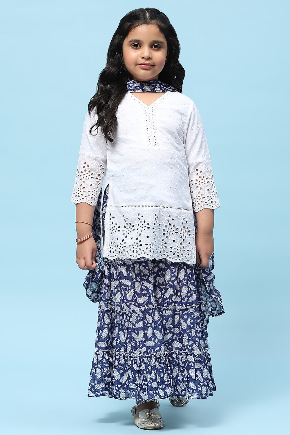 White and Blue Cotton Dobby Printed Suit Set image number 7