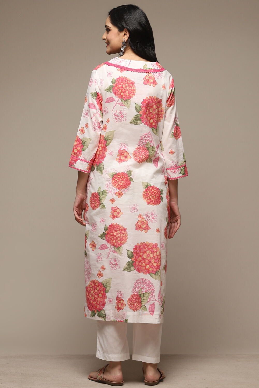 White & Pink Cotton Gathered Kurta Pants Suit Set image number 2