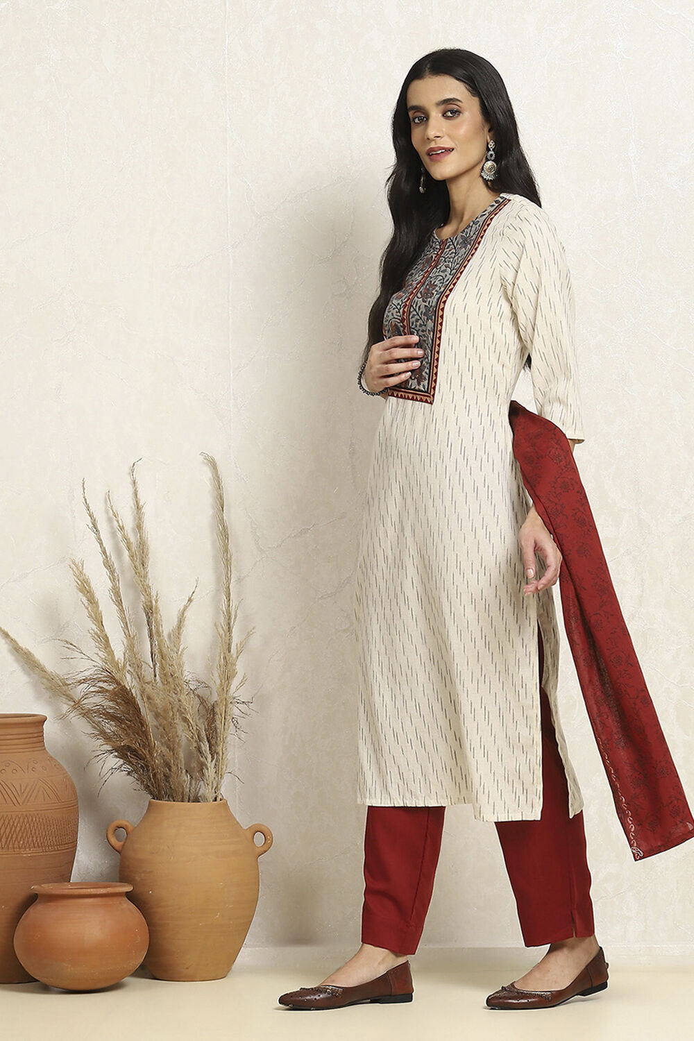 Off-white and Maroon Cotton Printed Unstitched Suit Set image number 4