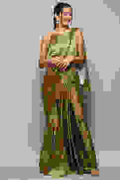 Green Pre-Draped Saree & A Stitched Blouse With Floral Prints image number 5