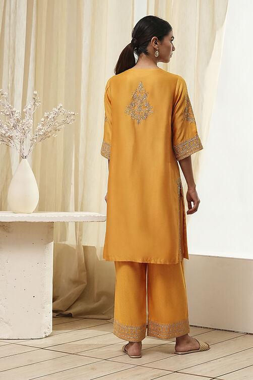 Ochre Yellow Cotton Silk Straight Suit Set image number 5