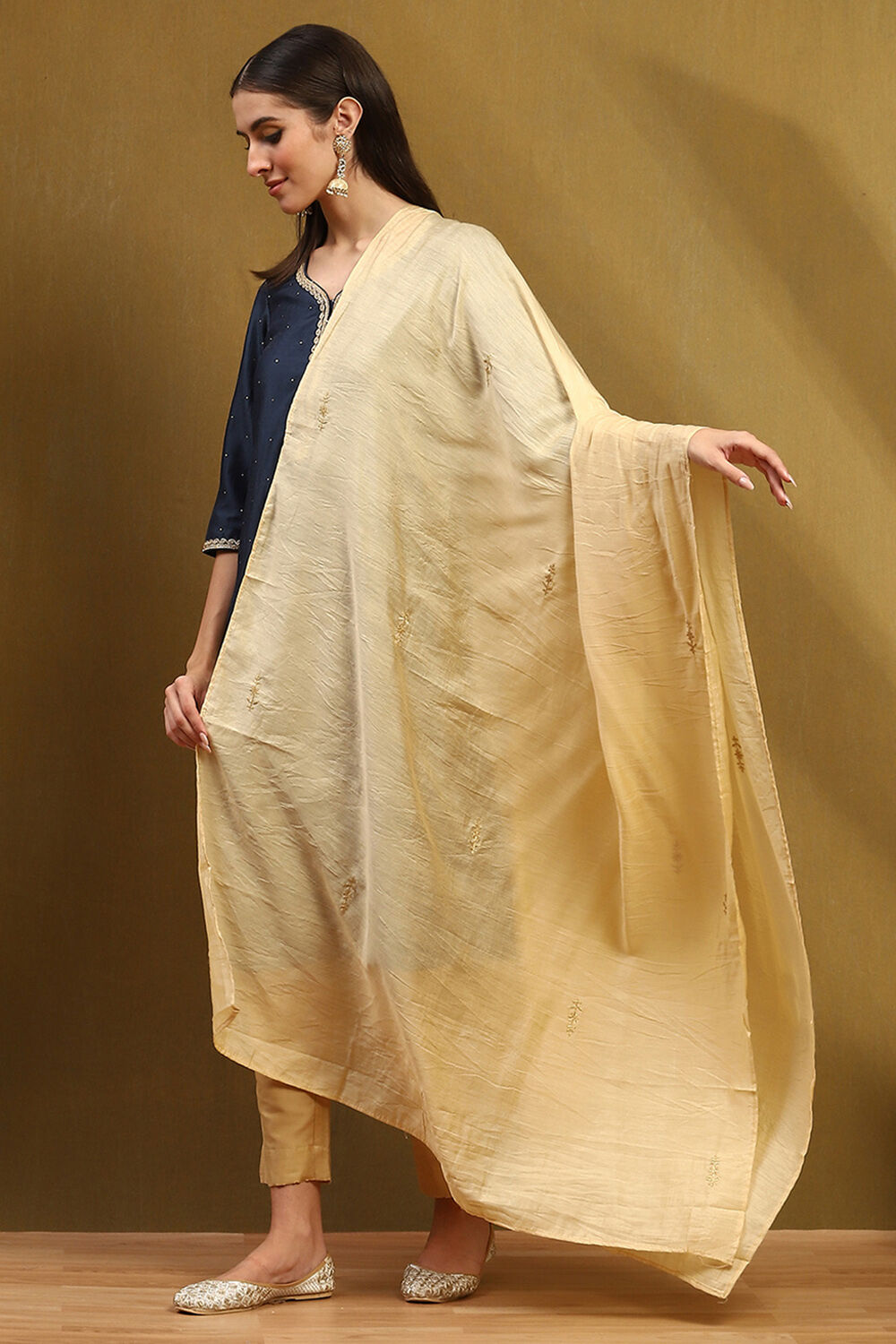 Gold Polyester Dupatta image number 2