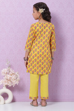 Yellow Cotton Straight Printed Kurta Set image number 4